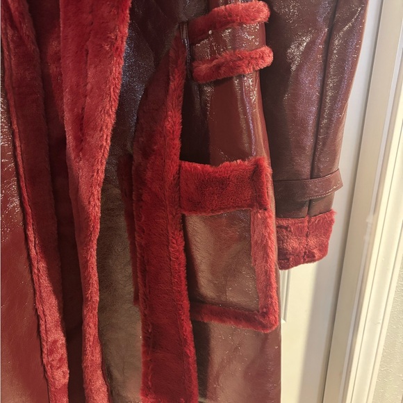 PrettyLittleThing Deep Red Faux Leather Teddy Jacket - Picture 3 of 7